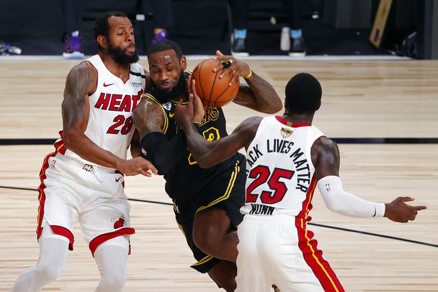 而篮网在拉 而篮网在拉