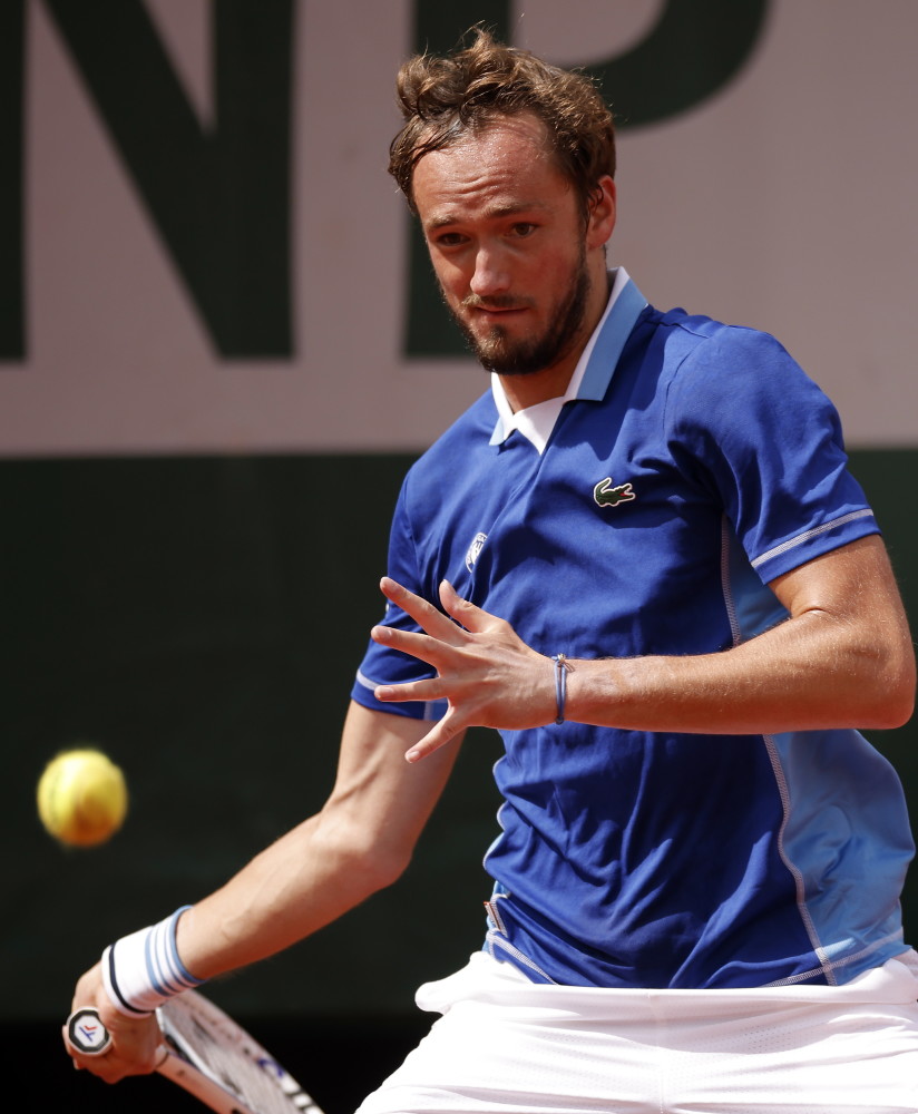 令人啼笑皆 令人啼笑皆